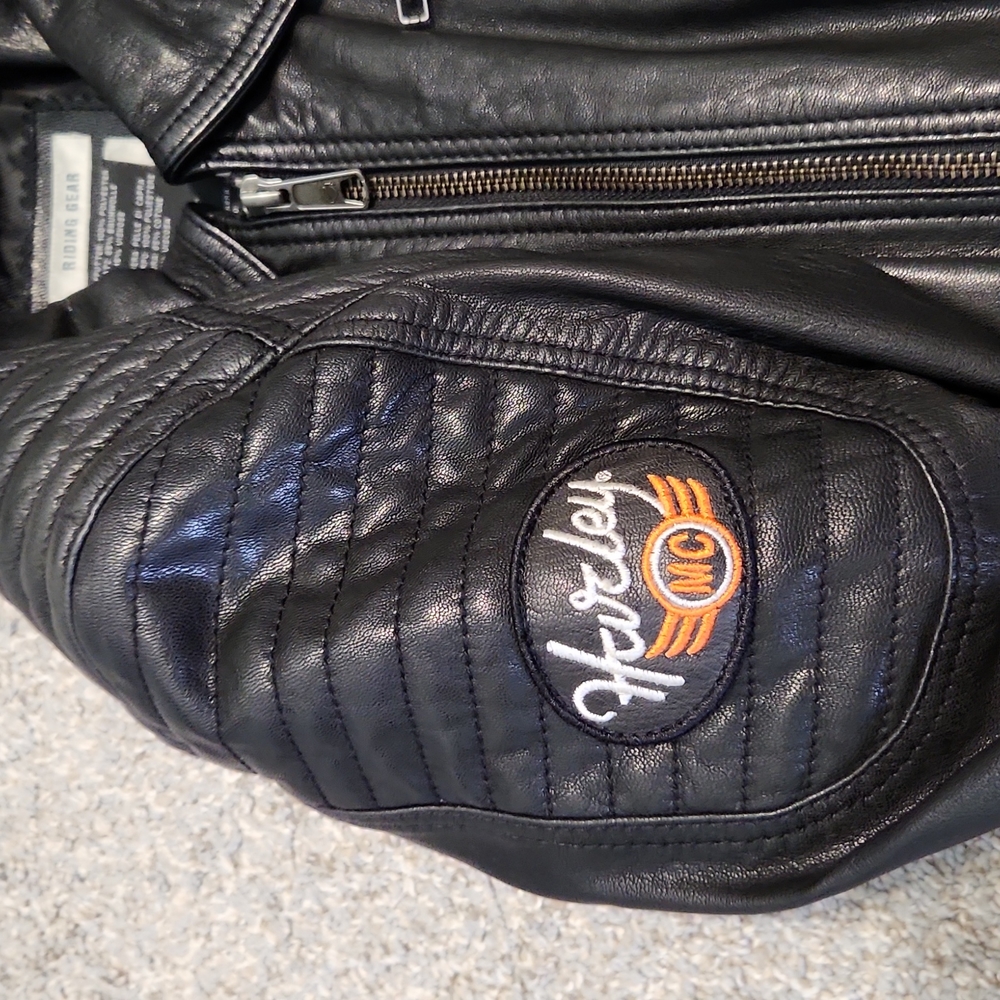 Harley Davidson Leather Riding Jacket - Picture 2 of 10